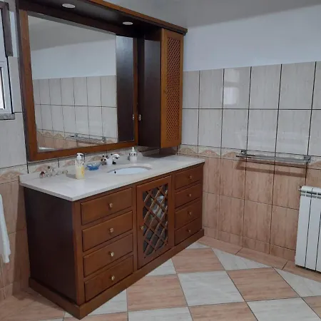 Casa Da Fonte-t4 Admeus